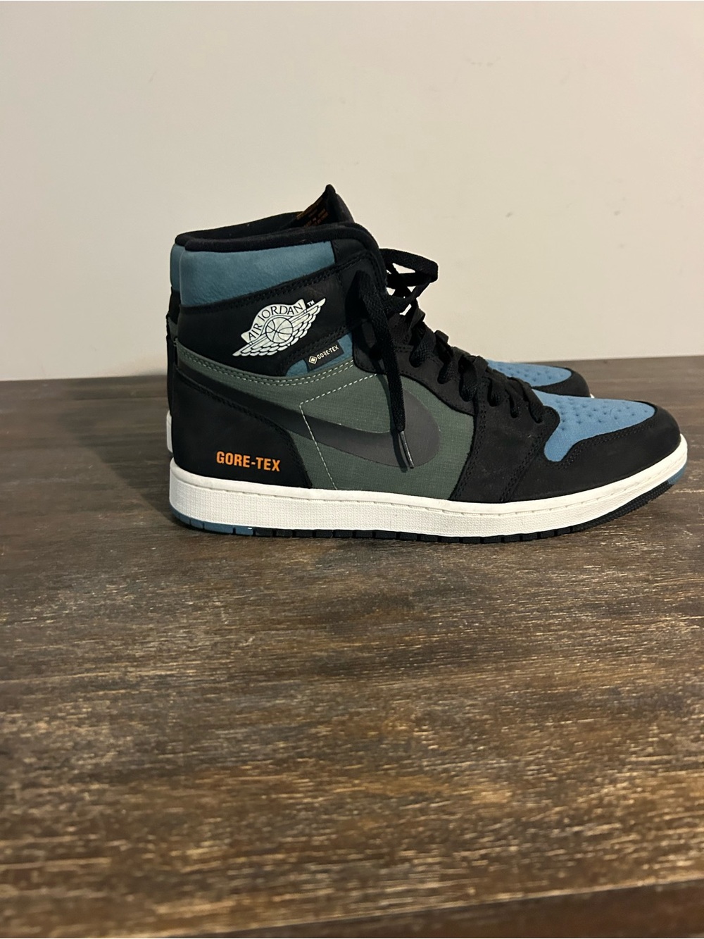 Jordan GORE-TEX High Top Sneakers - Black/Blue/Olive